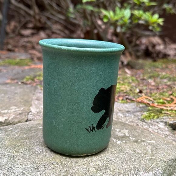 Bennington Potters Vermont Green Bear Silhouette Mug - Picture 4 of 8